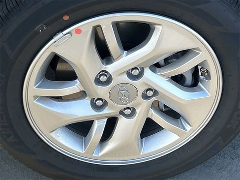 New 2026 Hyundai Venue SE image 9