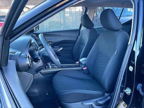 Certified 2021 Nissan Kicks SV image 7