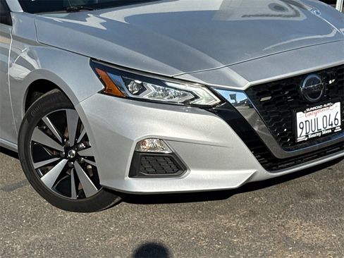 Used 2022 Nissan Altima 2.5 SV w/ SV Premium Package image 6
