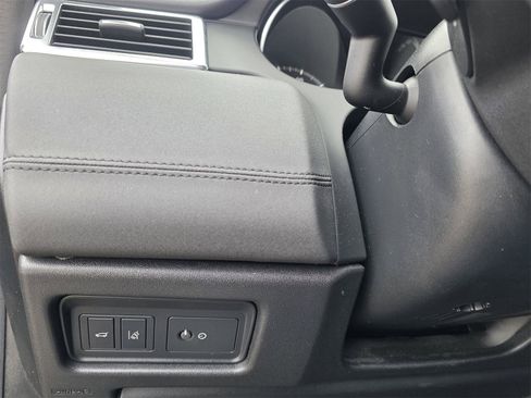 Used 2019 Land Rover Discovery Sport HSE image 17