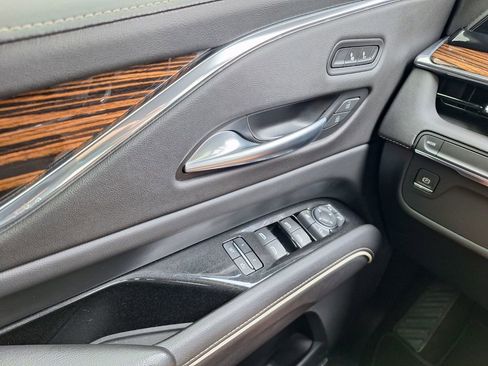 Used 2023 Cadillac Escalade ESV Luxury RWD image 21