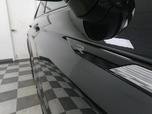 Certified 2022 Volkswagen Tiguan SE R-Line image 10