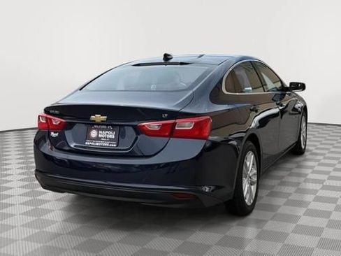 Used 2017 Chevrolet Malibu LT w/ Leather Package FWD image 3