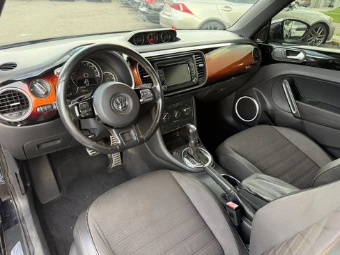 Used 2013 Volkswagen Beetle R-Line FWD image 9