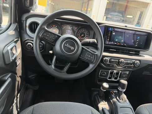 Used 2025 Jeep Wrangler Unlimited Sport AWD/4WD image 13