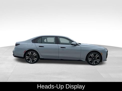 Used 2025 BMW 760i xDrive w/ Executive Package image 10