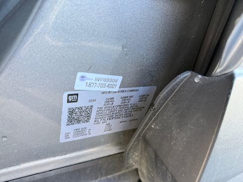 Used 2025 Chevrolet Trax LS FWD image 21