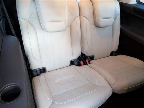 Used 2017 Mercedes-Benz GLS 450 4MATIC image 18