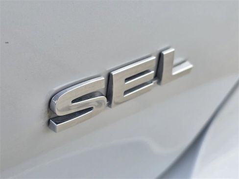 Used 2024 Mitsubishi Outlander SEL image 8