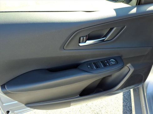 New 2026 Toyota Prius Plug-In Hybrid FWD image 9