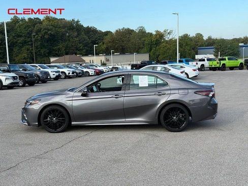 Used 2022 Toyota Camry XSE image 2