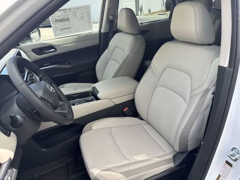 New 2026 Nissan Pathfinder SL AWD/4WD image 18