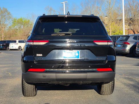 Used 2023 Jeep Grand Cherokee Limited w/ Black Appearance Package image 5