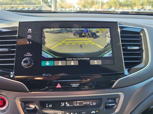 Certified 2025 Honda Passport EX-L image 37