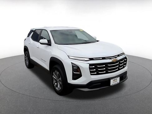 Used 2025 Chevrolet Equinox LT FWD image 3