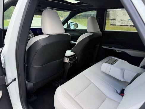 New 2026 Lexus RX 350 AWD image 25