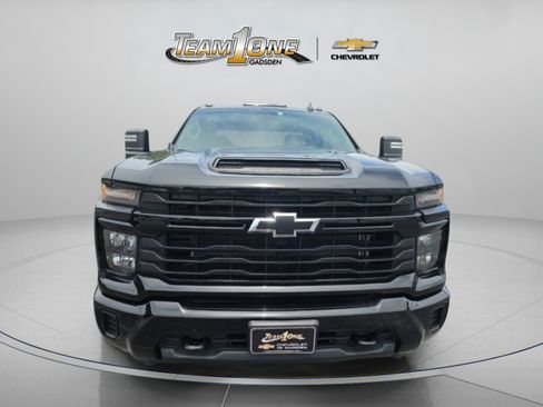 Used 2024 Chevrolet Silverado 2500 Custom w/ Custom Value Package AWD/4WD image 2