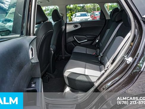 Used 2025 Kia Soul LX w/ LX Technology Package FWD image 21