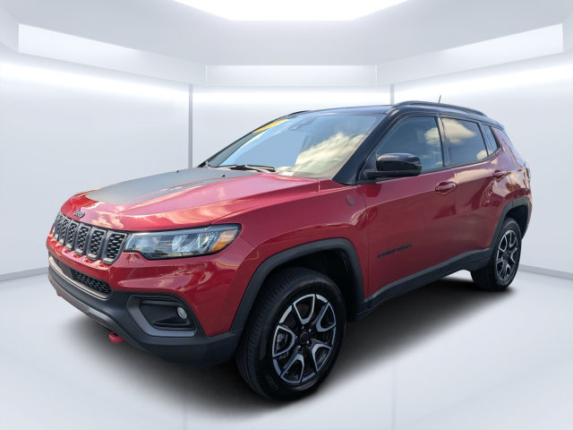 Used 2025 Jeep Compass Trailhawk AWD/4WD image 7