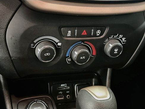 Used 2017 Jeep Cherokee Sport AWD/4WD image 23