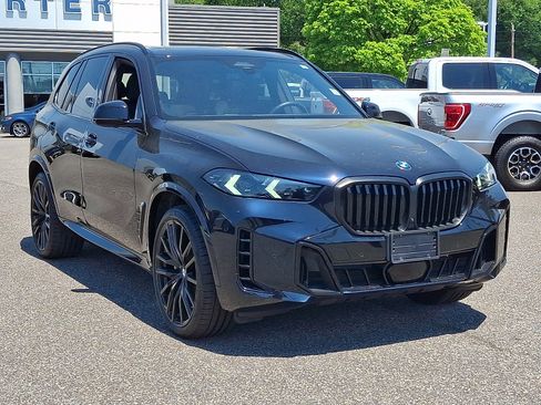 Used 2024 BMW X5 xDrive40i w/ M Sport Package AWD/4WD image 2