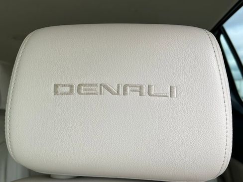 Used 2023 GMC Acadia Denali AWD/4WD image 6