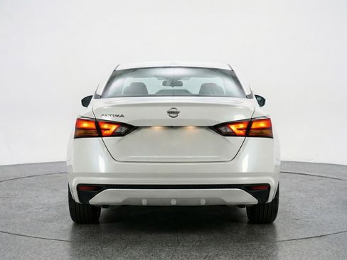 Used 2025 Nissan Altima 2.5 SV image 7