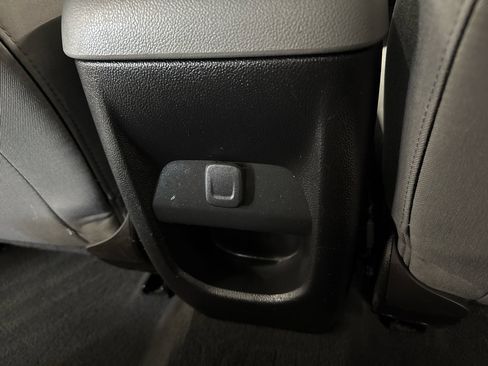 Used 2022 Chevrolet Colorado W/T w/ WT Convenience Package AWD/4WD image 34