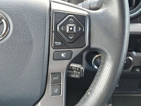 Used 2019 Toyota Tacoma TRD Sport AWD/4WD image 22