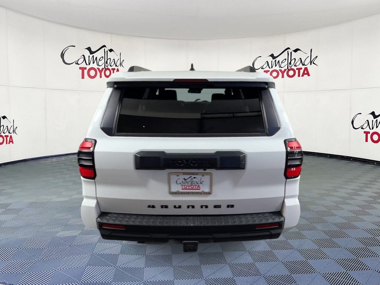 Used 2025 Toyota 4Runner SR5 AWD/4WD image 3