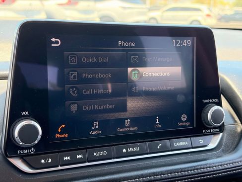 Certified 2025 Nissan Rogue SV FWD image 22