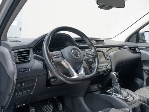 Used 2020 Nissan Rogue Sport SV w/ All-Weather Package AWD/4WD image 4