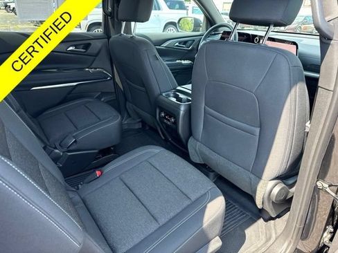 Used 2025 Chevrolet Traverse LT w/ LPO, Floor Liner Package FWD image 23