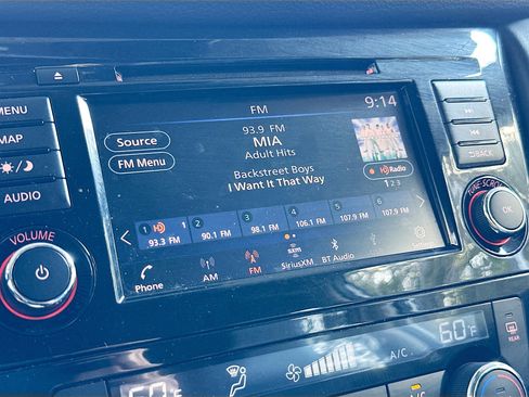 Used 2019 Nissan Rogue SL w/ Premium Package image 14