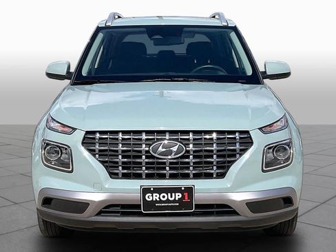 Used 2025 Hyundai Venue SEL FWD image 4
