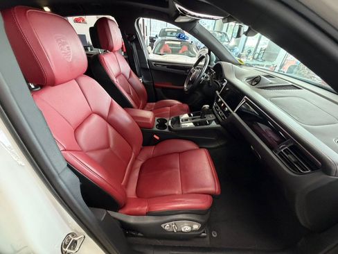 Used 2024 Porsche Macan Turbo AWD/4WD image 45