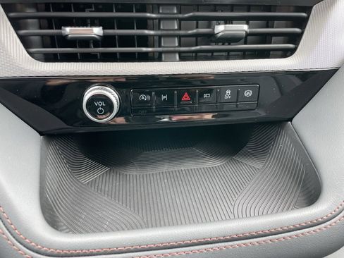 New 2026 Ford Explorer Active w/ Active Comfort Package image 13