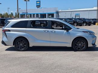 Used 2023 Toyota Sienna XSE w/ XSE Plus Package FWD video 4