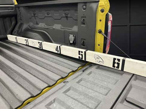 Used 2023 GMC Canyon AT4 image 15