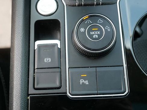 Certified 2022 Volkswagen Atlas SE w/ Panoramic Sunroof Package AWD/4WD image 32