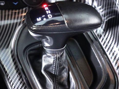 Used 2016 Dodge Challenger SXT image 20