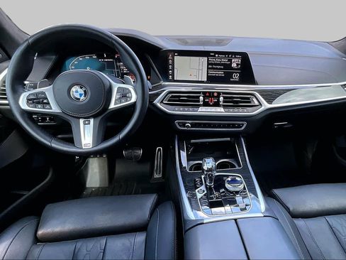 Used 2022 BMW X7 M50i w/ Dynamic Handling Package AWD/4WD image 16