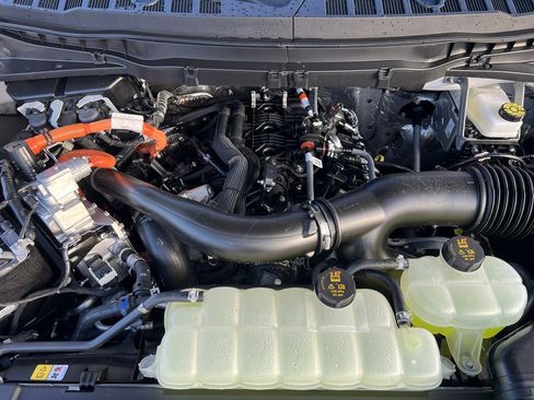 New 2025 Ford F150 Platinum w/ Equipment Group 702A High image 31