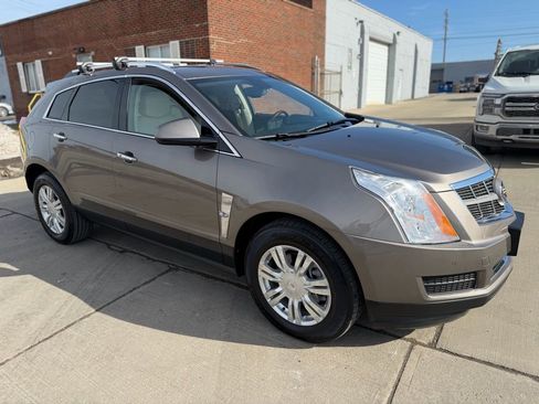 Used 2011 Cadillac SRX Luxury image 5