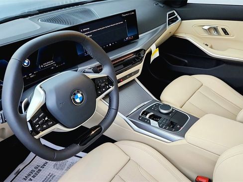 Used 2025 BMW 330i xDrive Sedan w/ Convenience Package image 31