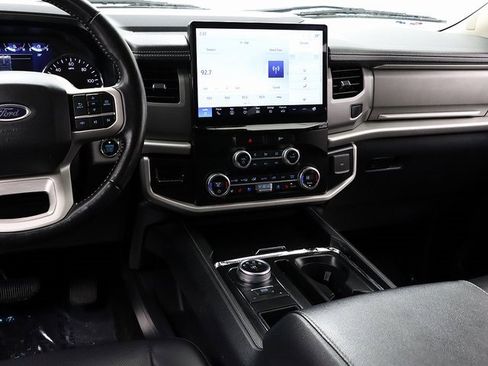 Used 2022 Ford Expedition Max XLT image 16