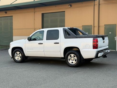 Used 2010 Chevrolet Avalanche LS AWD/4WD image 6