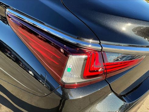 New 2025 Lexus ES 350 w/ Premium Package image 14