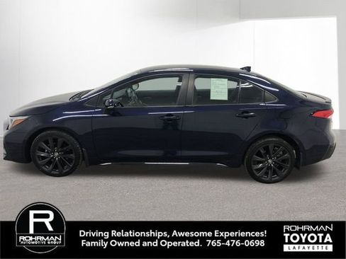 Used 2023 Toyota Corolla SE image 3