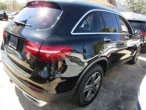 Used 2017 Mercedes-Benz GLC 300 image 4